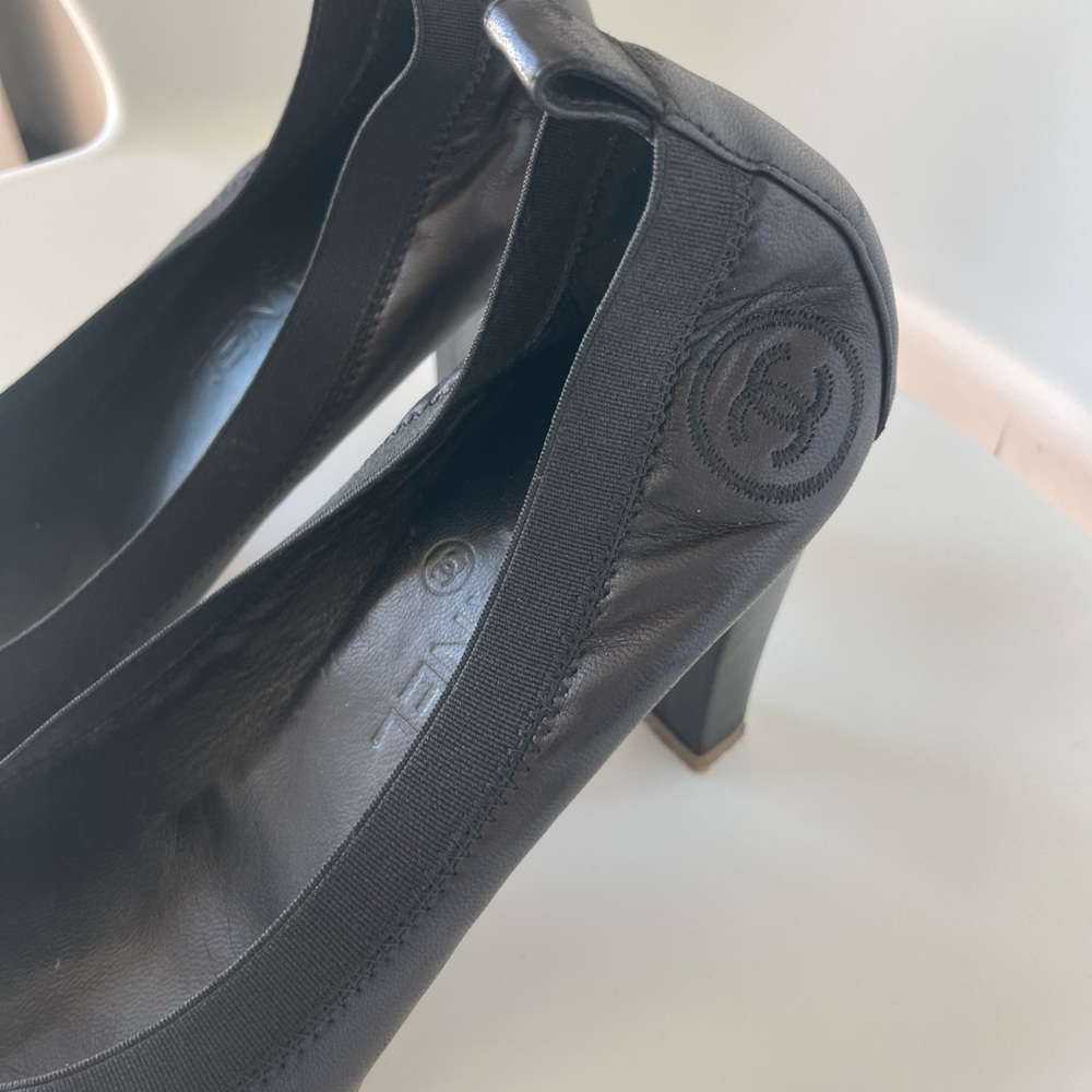 Chanel Pumps - Picture 2 of 6